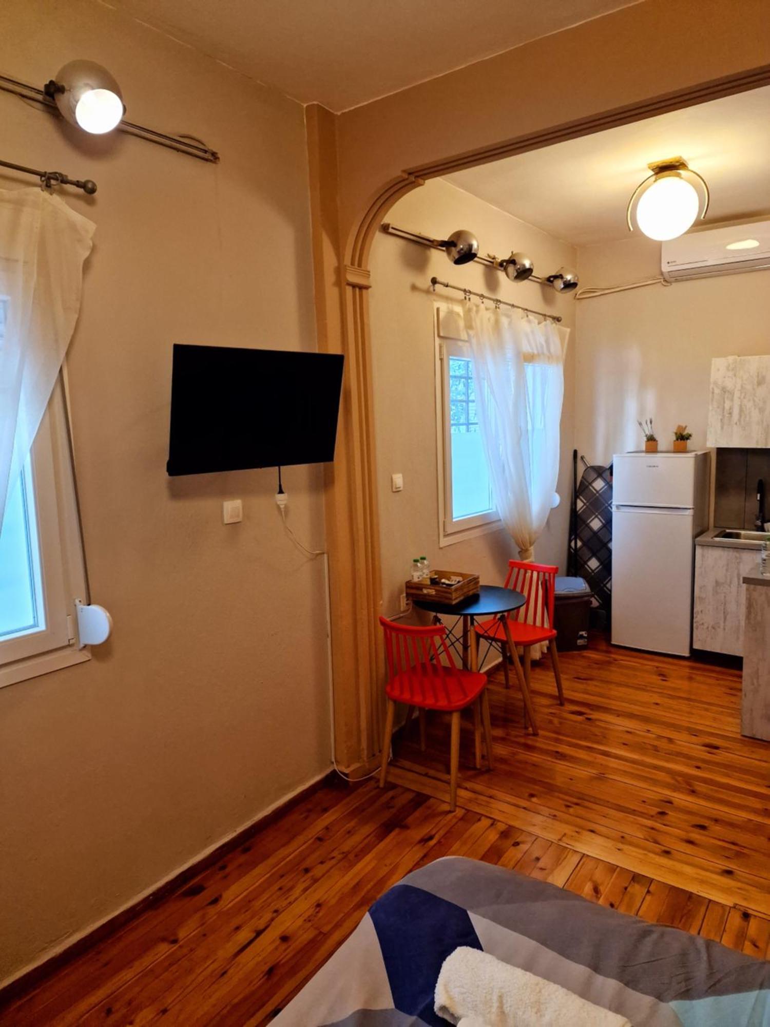Closer "Central Studio And Apartment" Солун Екстериор снимка